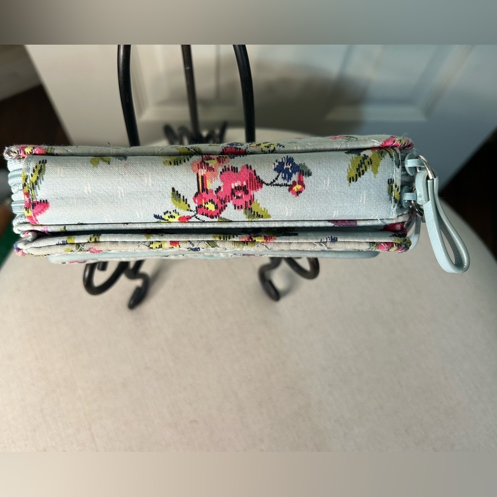 Vera Bradley Quilted Blue Floral Wristlet Wallet Purse - Picture 6 of 11